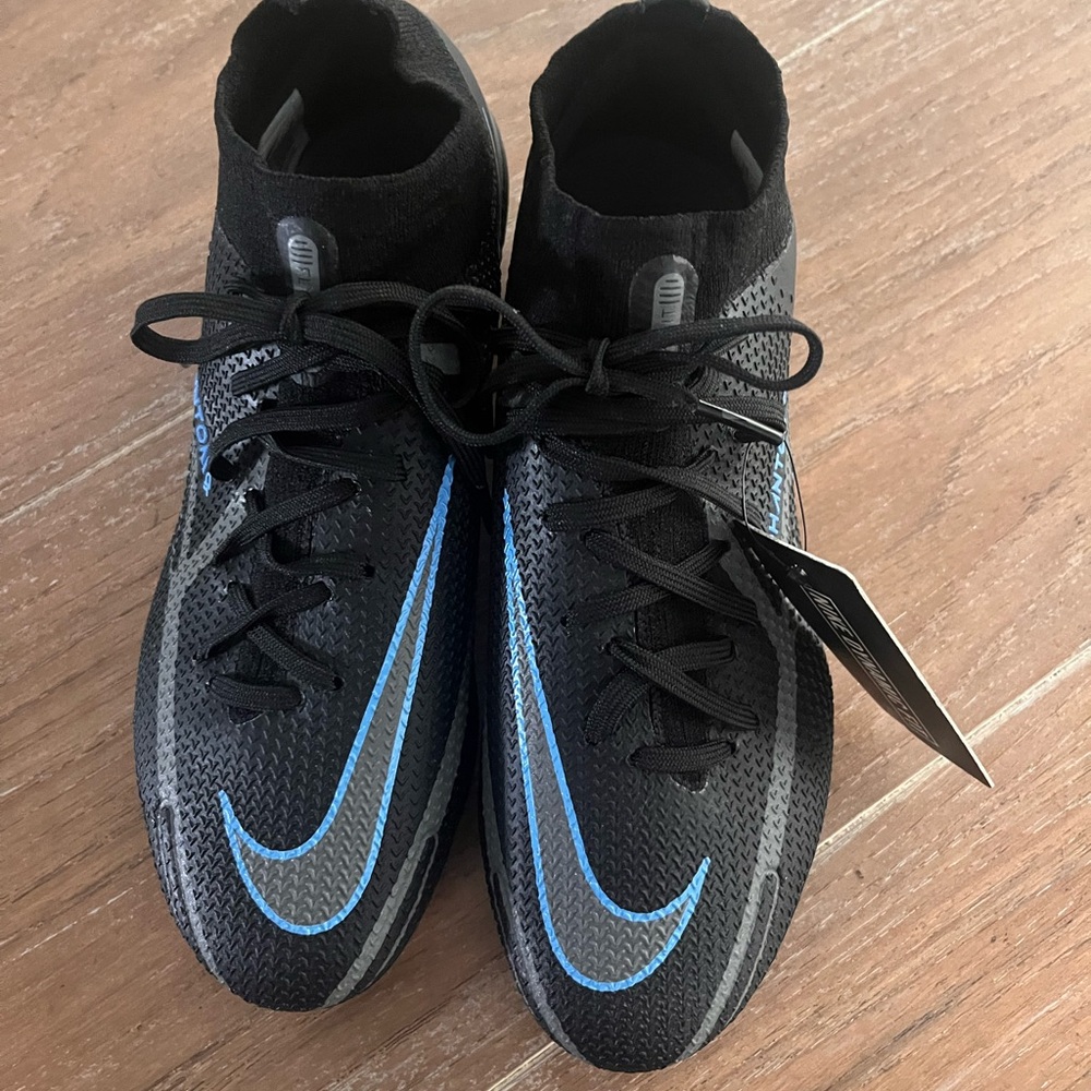 Kids Nike Phantom Soccer Cleats